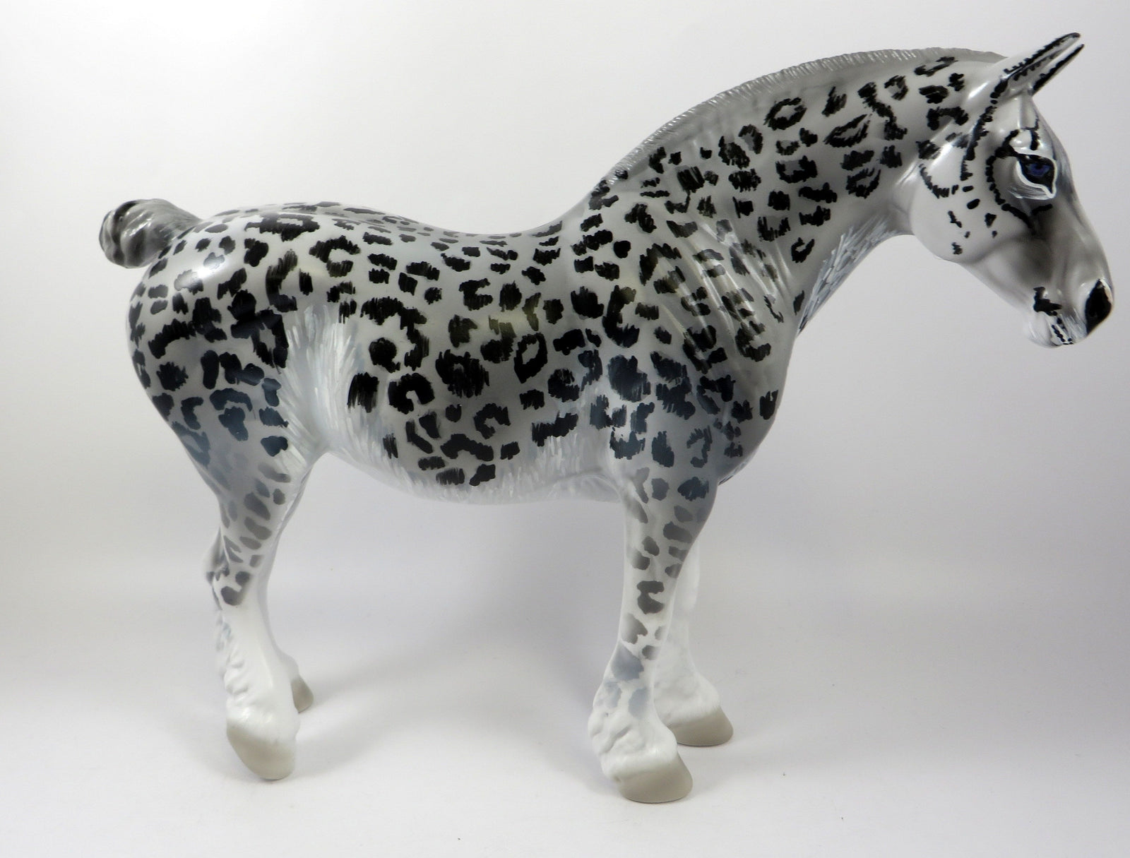 SNOWY-SNOW LEOPARD HEAVY DRAFT MARE BY DAWN QUICK LHS 19