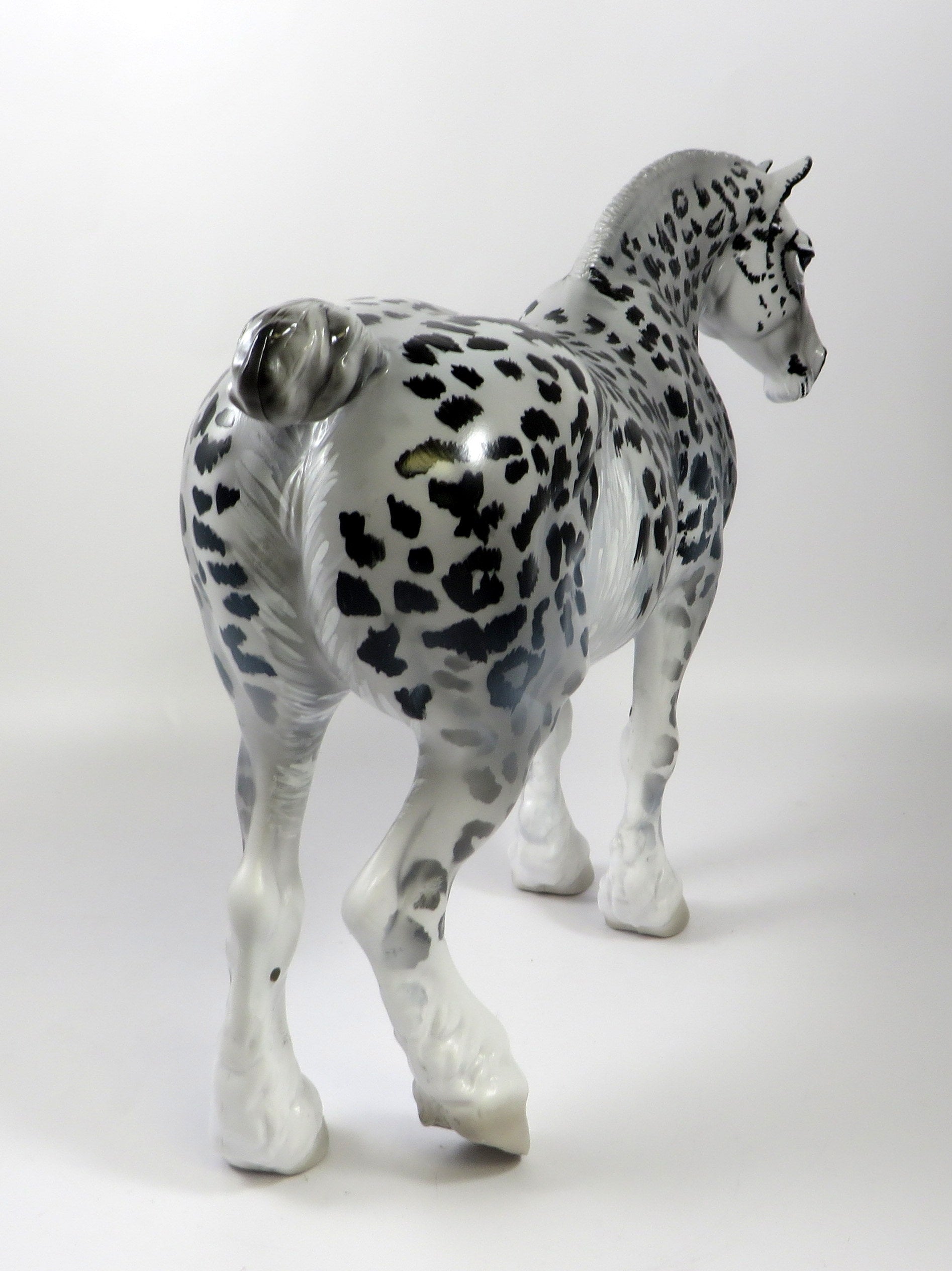 SNOWY-SNOW LEOPARD HEAVY DRAFT MARE BY DAWN QUICK LHS 19