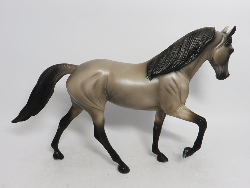 DONNER- OOAK GRULLA TWH BY AUDREY DIXON WHS 2018