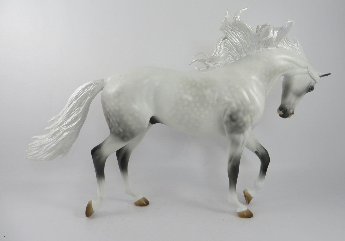 HUNTER&#39;S MOON LE-34 DAPPLE GREY/WHITE THOROUGHBRED MM 2019