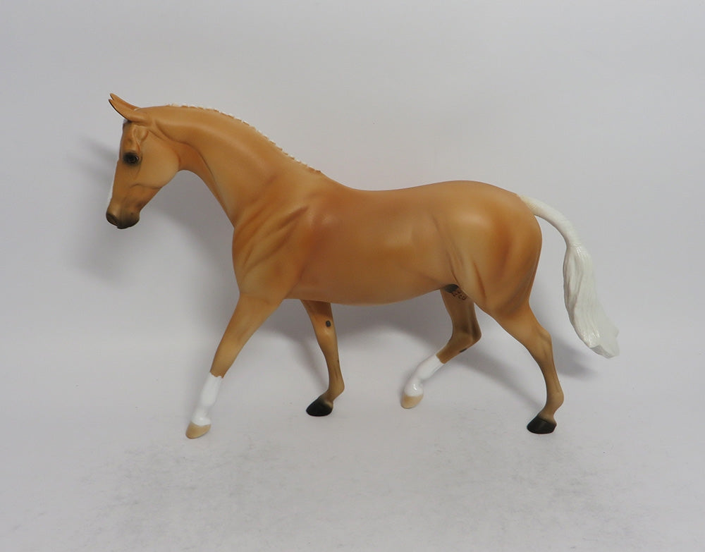 MAGNOLIA - OOAK PALOMINO PONY MODEL HORSE SHCF2018