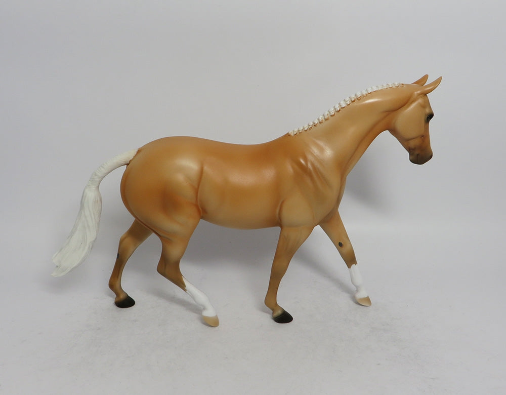 MAGNOLIA - OOAK PALOMINO PONY MODEL HORSE SHCF2018