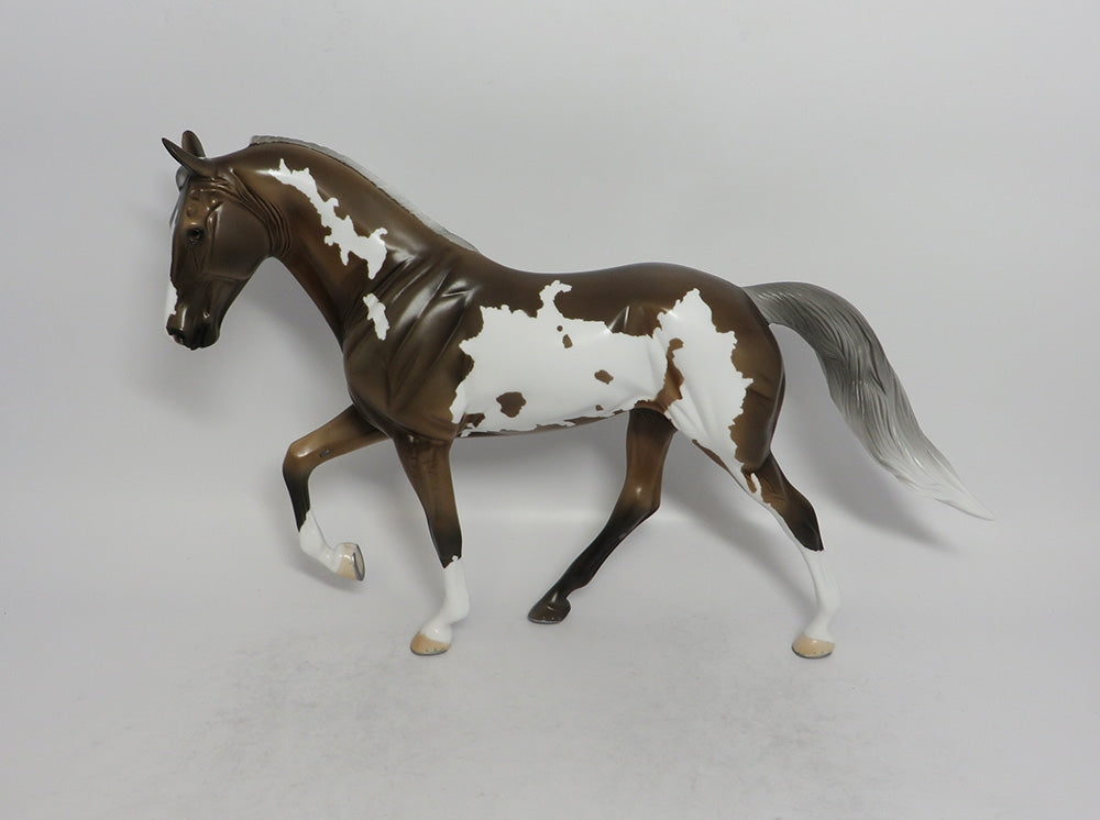 COLORS OF THE WIND - OOAK CHESTNUT GOING GREY PINTO TENNESSEE WALKER MODEL HORSE MW2018