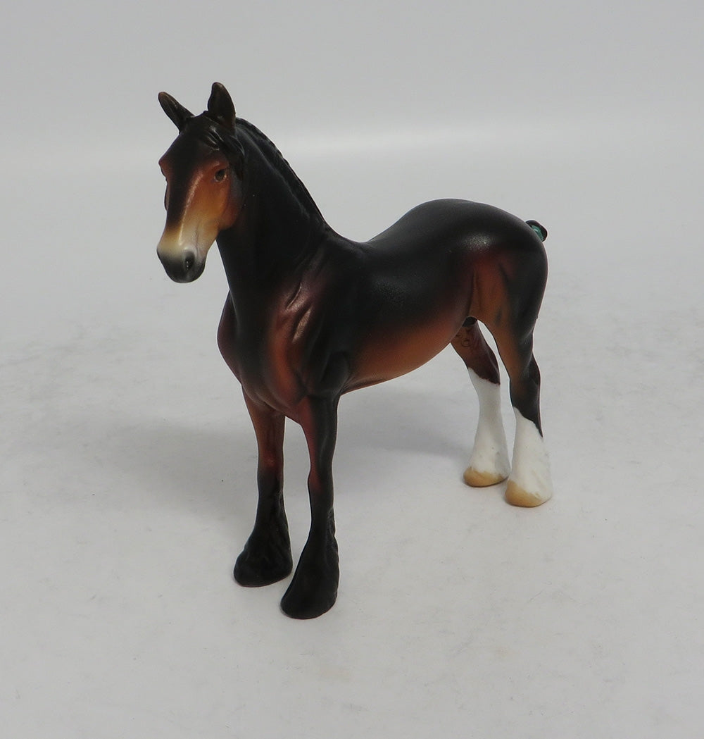 BIG BOY - OOAK DARK BAY STANDING DRAFT CHIP SHCF2018