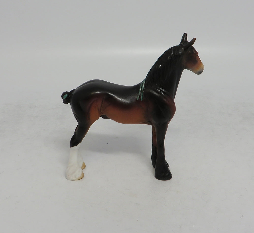 BIG BOY - OOAK DARK BAY STANDING DRAFT CHIP SHCF2018