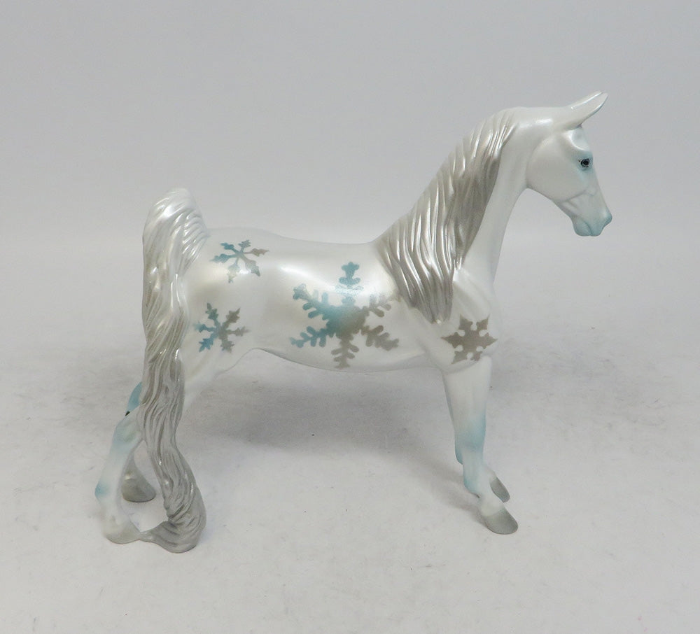 NEW BIRD- LE-2 SNOWFLAKE PEBBLES WHS