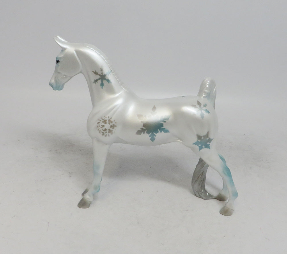 NEW BIRD- LE-2 SNOWFLAKE PEBBLES WHS