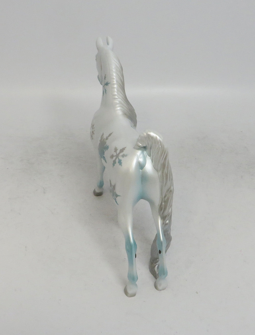 NEW BIRD- LE-2 SNOWFLAKE PEBBLES WHS