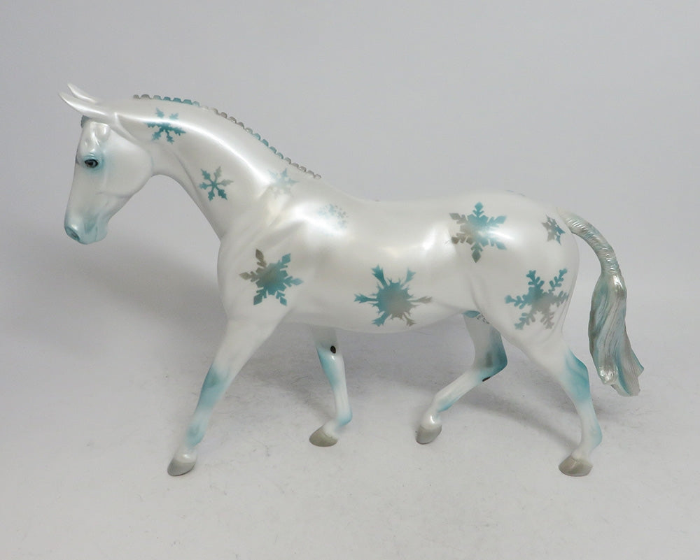 GLISTENING SNOW-LE-2 SNOWFLAKE PONY MODEL HORSE BY AUDREY DIXON WHS 2018