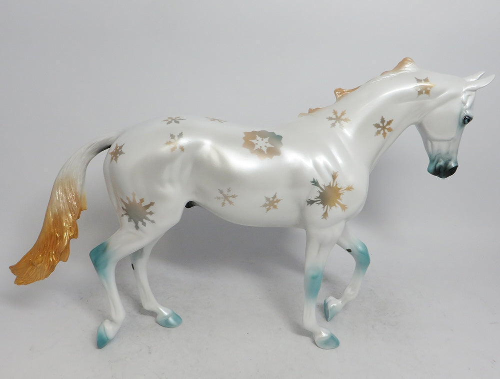 PARSON BROWN-OOAK SNOWFLAKE THOROUGHBRED MODEL HORSE WHS