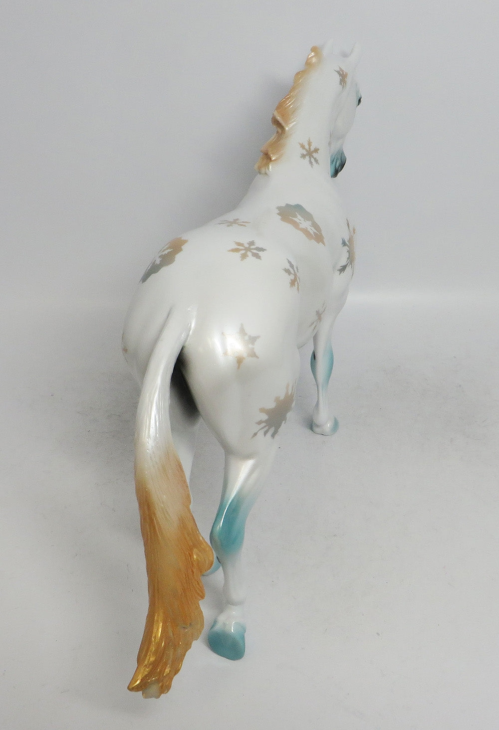 PARSON BROWN-OOAK SNOWFLAKE THOROUGHBRED MODEL HORSE WHS