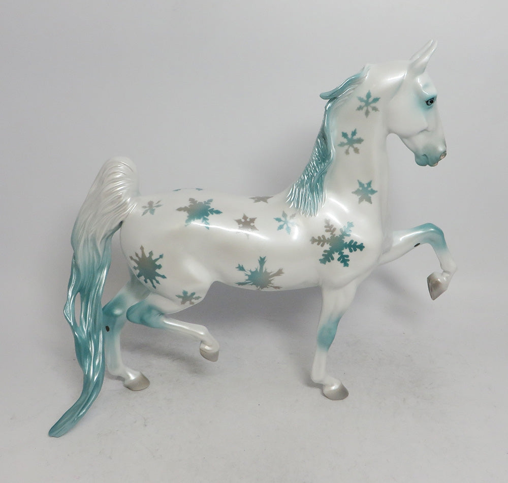 BLUEBIRD-OOAK SNOWFLAKE PALOMINO SADDLEBRED MODEL HORSE BY AUDREY DIXON WHS 2018