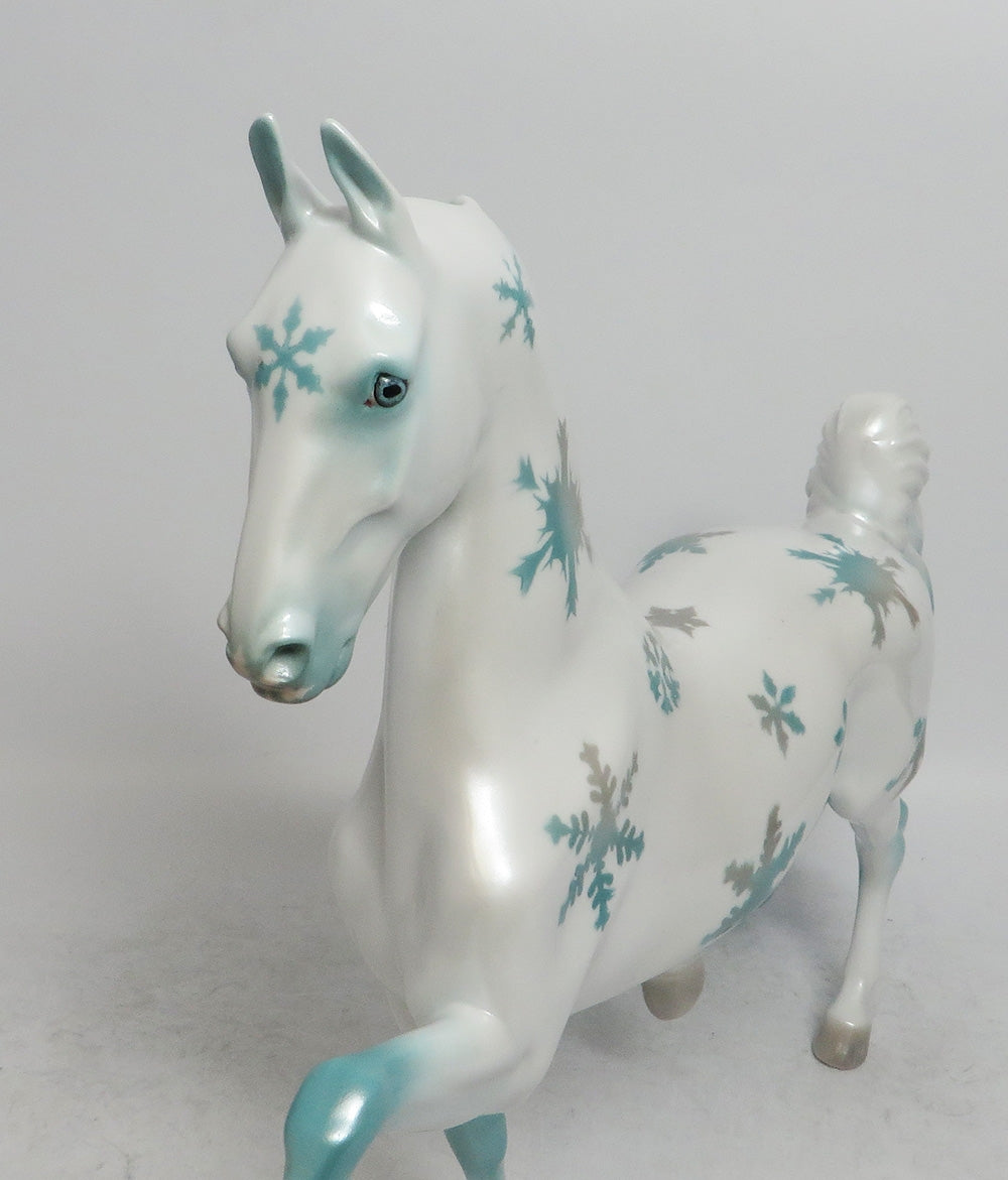 BLUEBIRD-OOAK SNOWFLAKE PALOMINO SADDLEBRED MODEL HORSE BY AUDREY DIXON WHS 2018