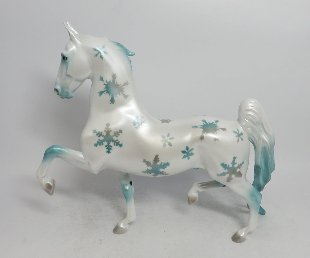BLUEBIRD-OOAK SNOWFLAKE PALOMINO SADDLEBRED MODEL HORSE BY AUDREY DIXON WHS 2018