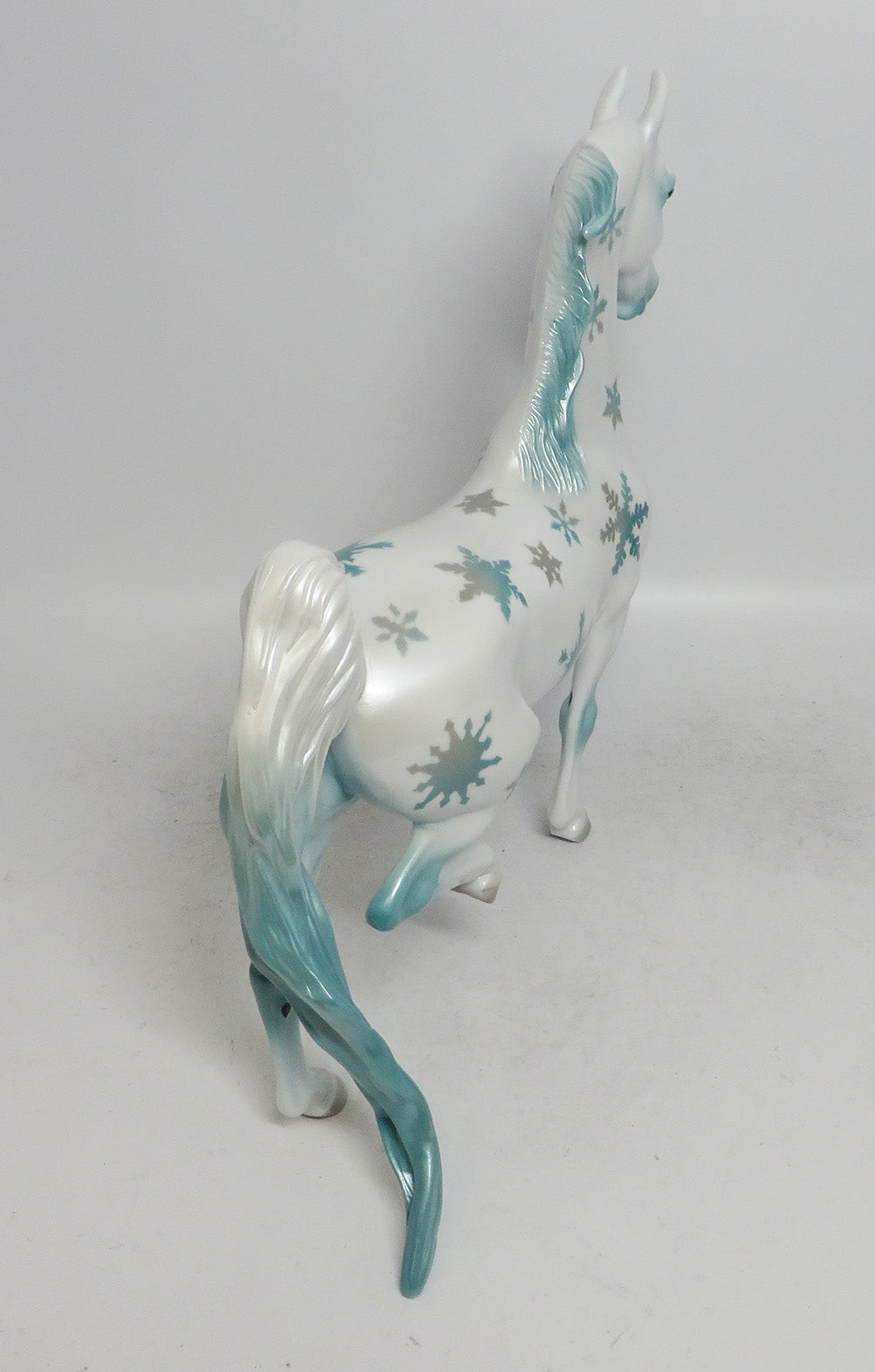 BLUEBIRD-OOAK SNOWFLAKE PALOMINO SADDLEBRED MODEL HORSE BY AUDREY DIXON WHS 2018