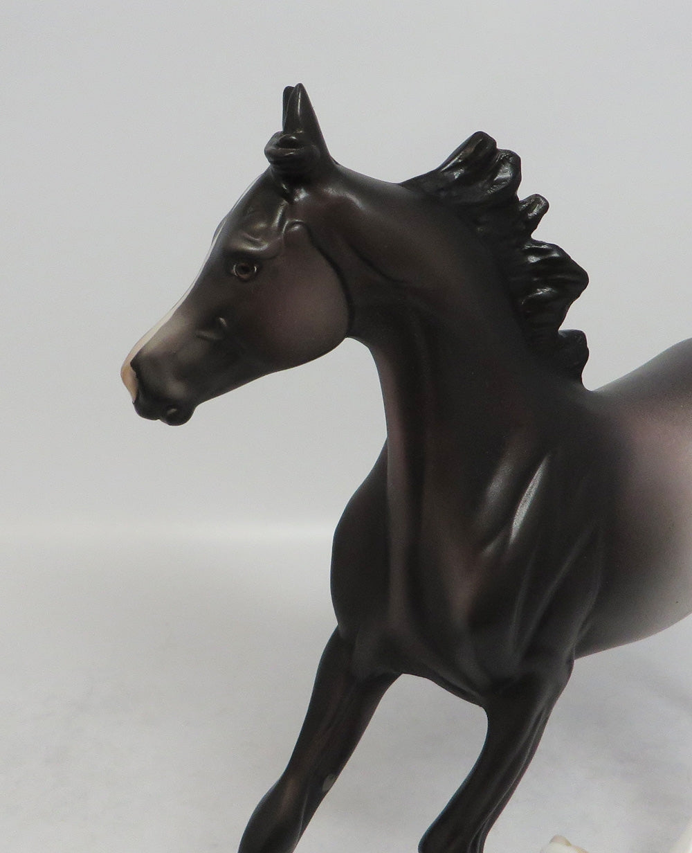 AZBO - OOAK LIVER CHESTNUT YEARLING MODEL HORSE MW2018