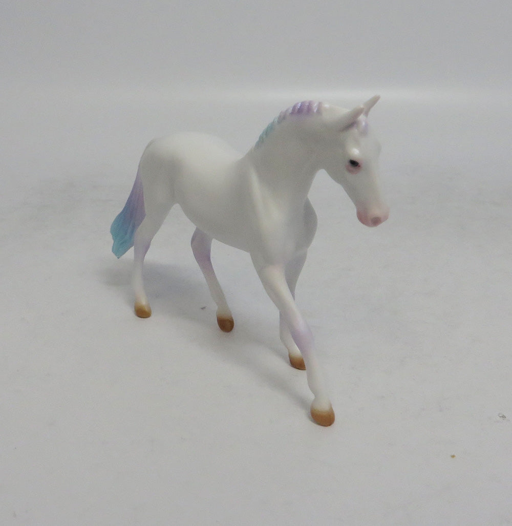 PASTEL - OOAK WHITE DECORATOR WARMBLOOD CHIP MW2018