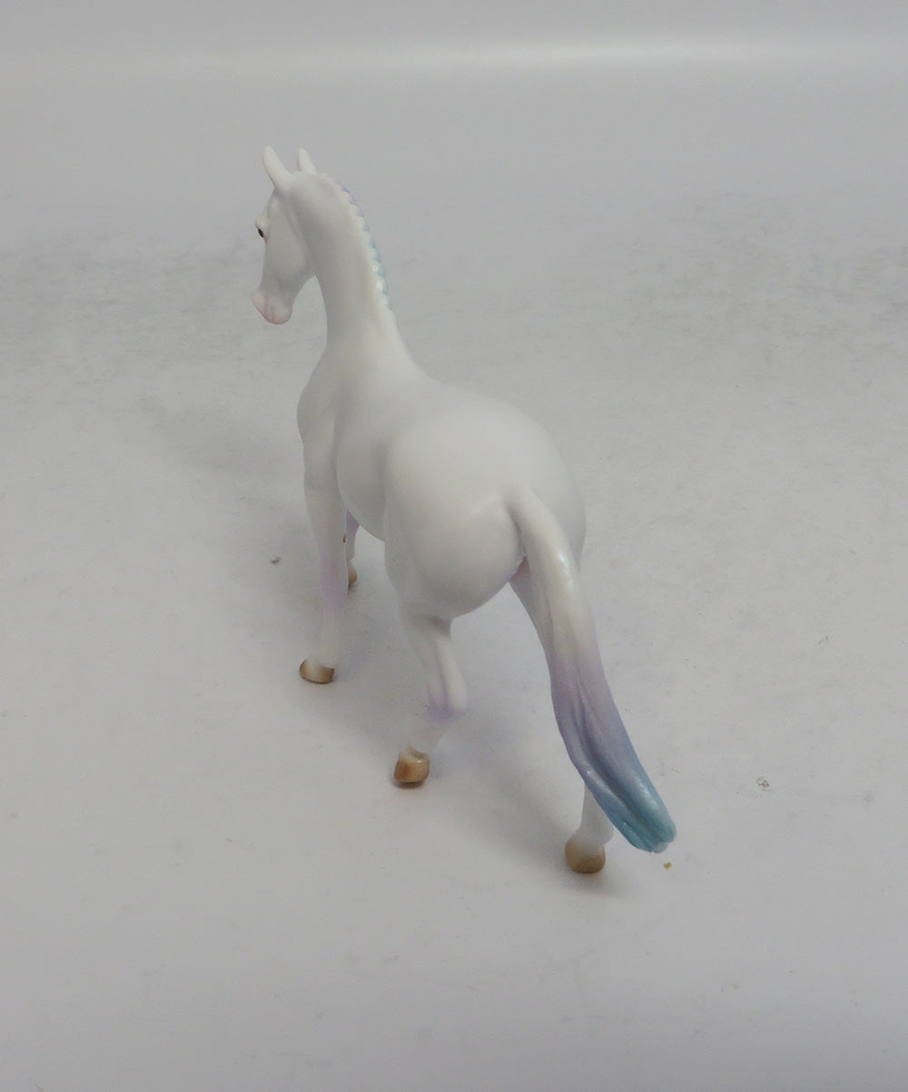 PASTEL - OOAK WHITE DECORATOR WARMBLOOD CHIP MW2018