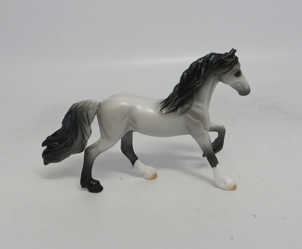 SILVER LINING - OOAK GREY FRESIAN CHIP MW2018