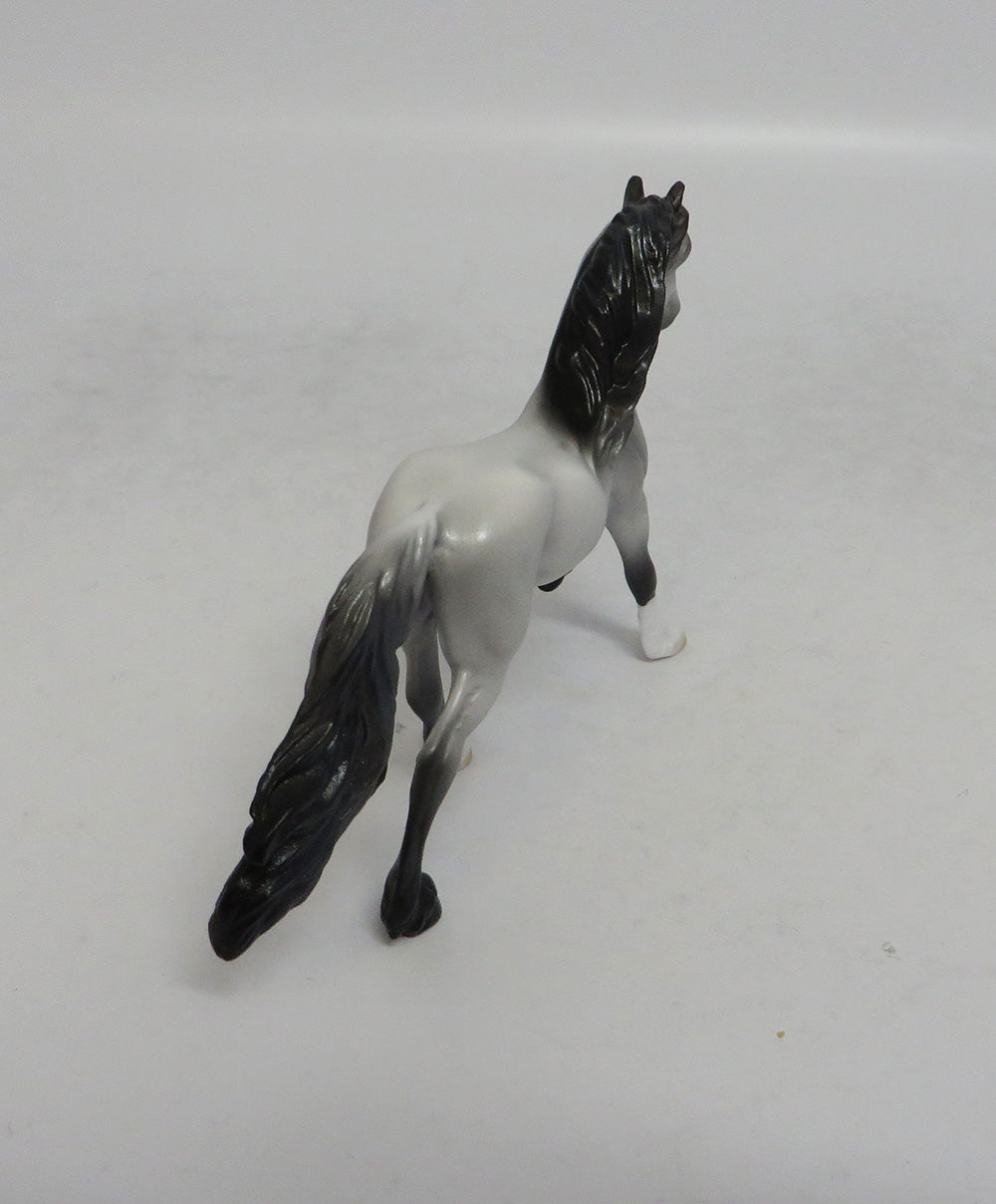 SILVER LINING - OOAK GREY FRESIAN CHIP MW2018