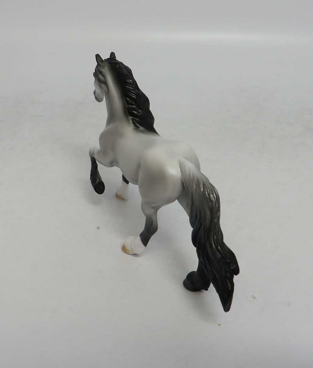 SILVER LINING - OOAK GREY FRESIAN CHIP MW2018