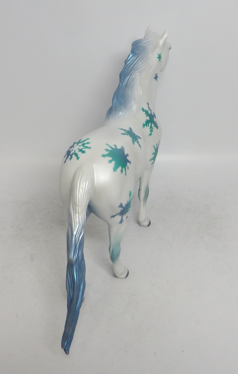 FRESH SNOW-OOAK HOLIDAY MUSTANG DECORATOR 12/7/18