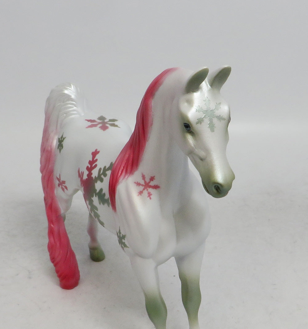 SNOW BLUSH-OOAK ASB PEBBLES HOLIDAY DECORATOR 12/7/18