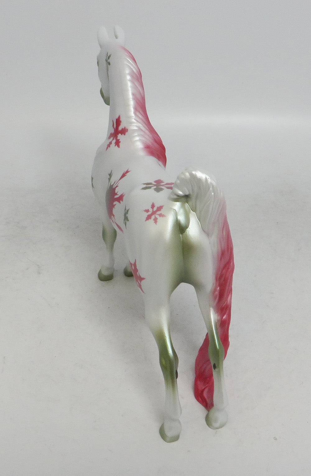 SNOW BLUSH-OOAK ASB PEBBLES HOLIDAY DECORATOR 12/7/18