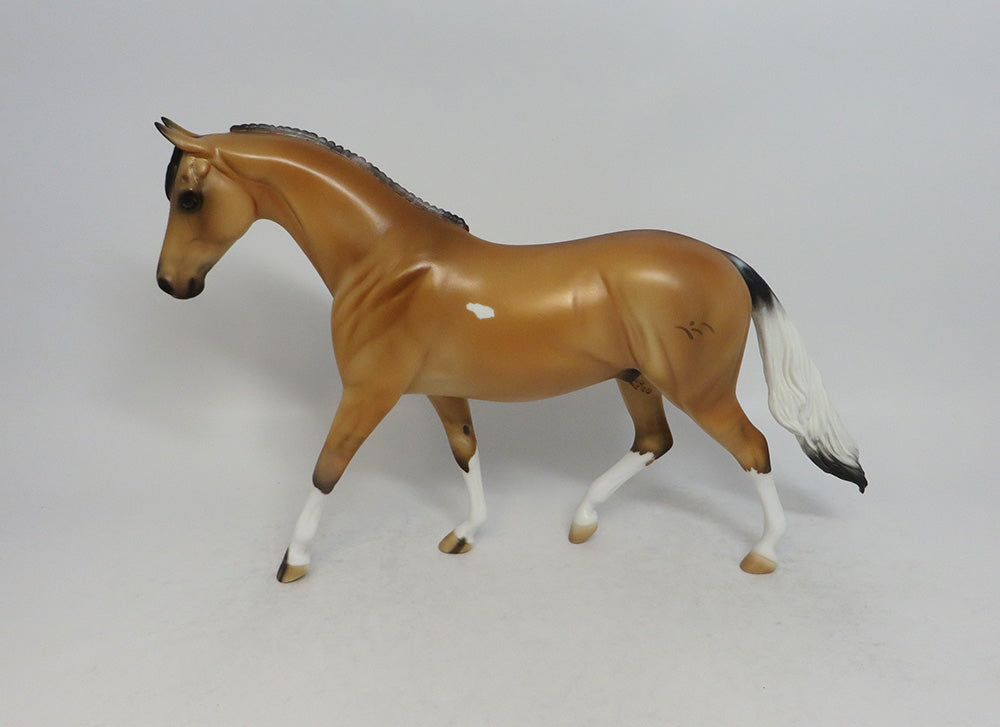SPINNER - LE15 BUCKSKIN PINTO PONY MODEL HORSE SHCF2018