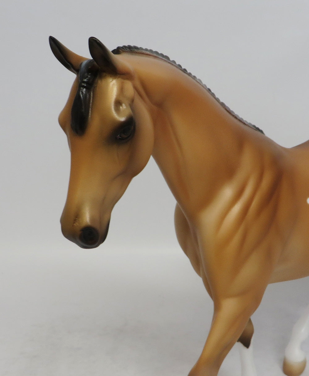 SPINNER - LE15 BUCKSKIN PINTO PONY MODEL HORSE SHCF2018
