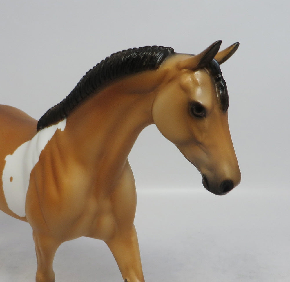 SPINNER - LE15 BUCKSKIN PINTO PONY MODEL HORSE SHCF2018