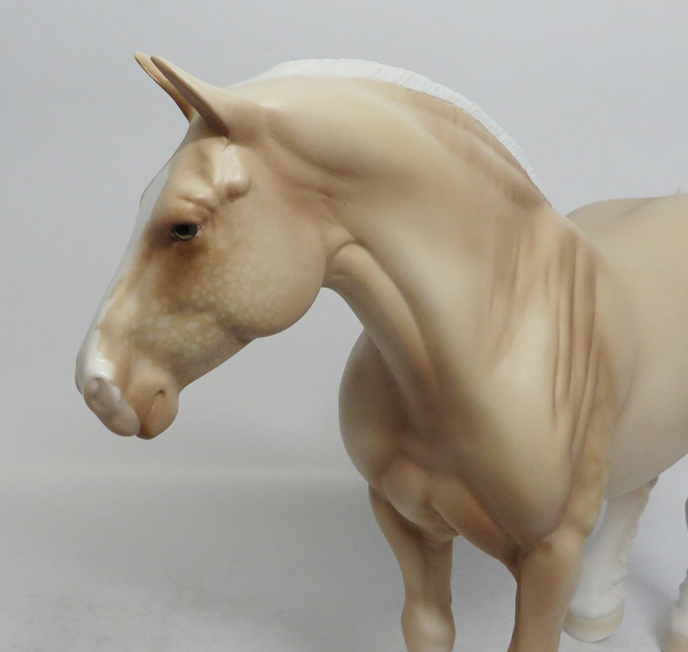JESSE - LE15 AMERICAN CREAM DAPPLE HEAVY DRAFT BUNNY MODEL HORSE SHCF2018