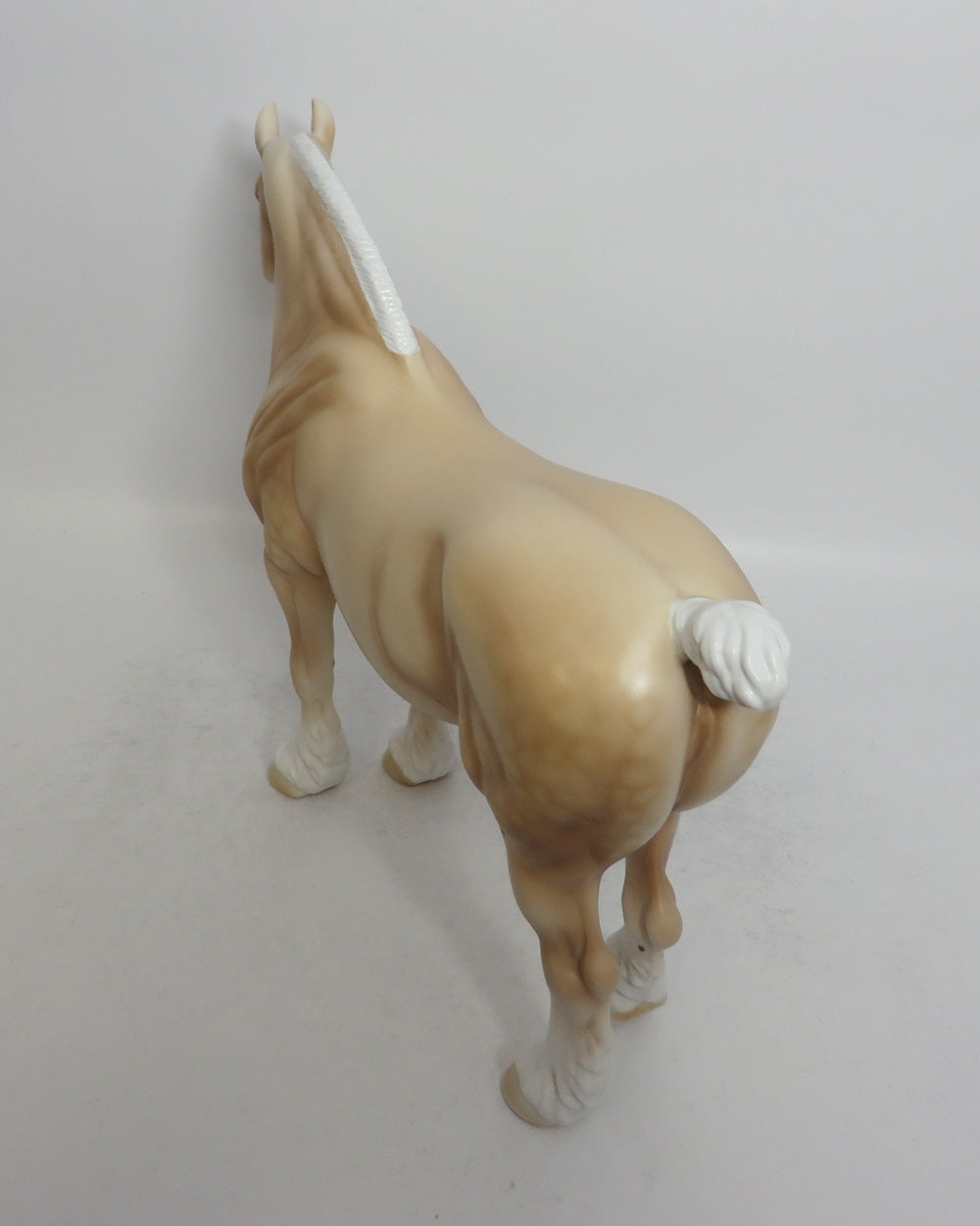 JESSE - LE15 AMERICAN CREAM DAPPLE HEAVY DRAFT BUNNY MODEL HORSE SHCF2018