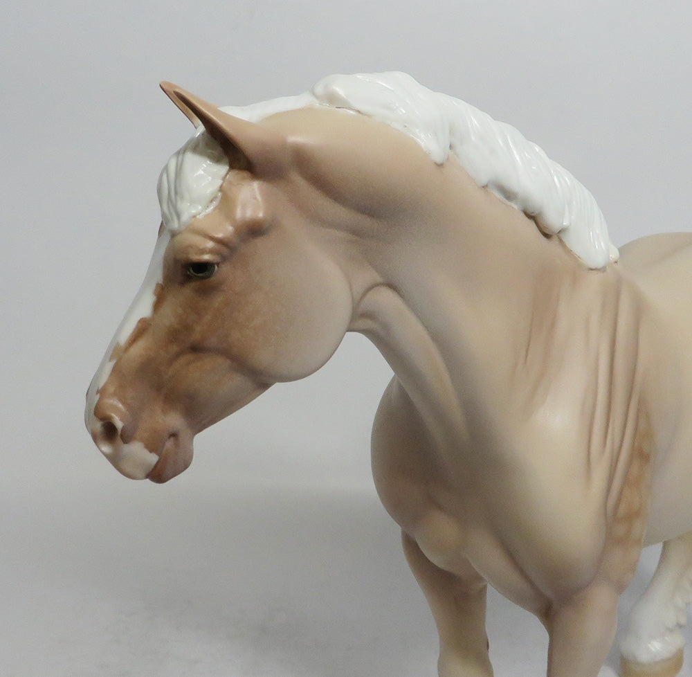 JESSE CM - LE15 AMERICAN CREAM DAPPLE HEAVY DRAFT BUNNY MODEL HORSE SHCF2018