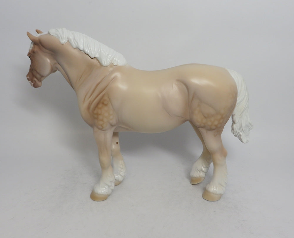 JESSE CM - LE15 AMERICAN CREAM DAPPLE HEAVY DRAFT BUNNY MODEL HORSE SHCF2018