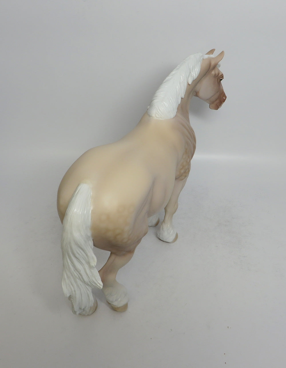 JESSE CM - LE15 AMERICAN CREAM DAPPLE HEAVY DRAFT BUNNY MODEL HORSE SHCF2018