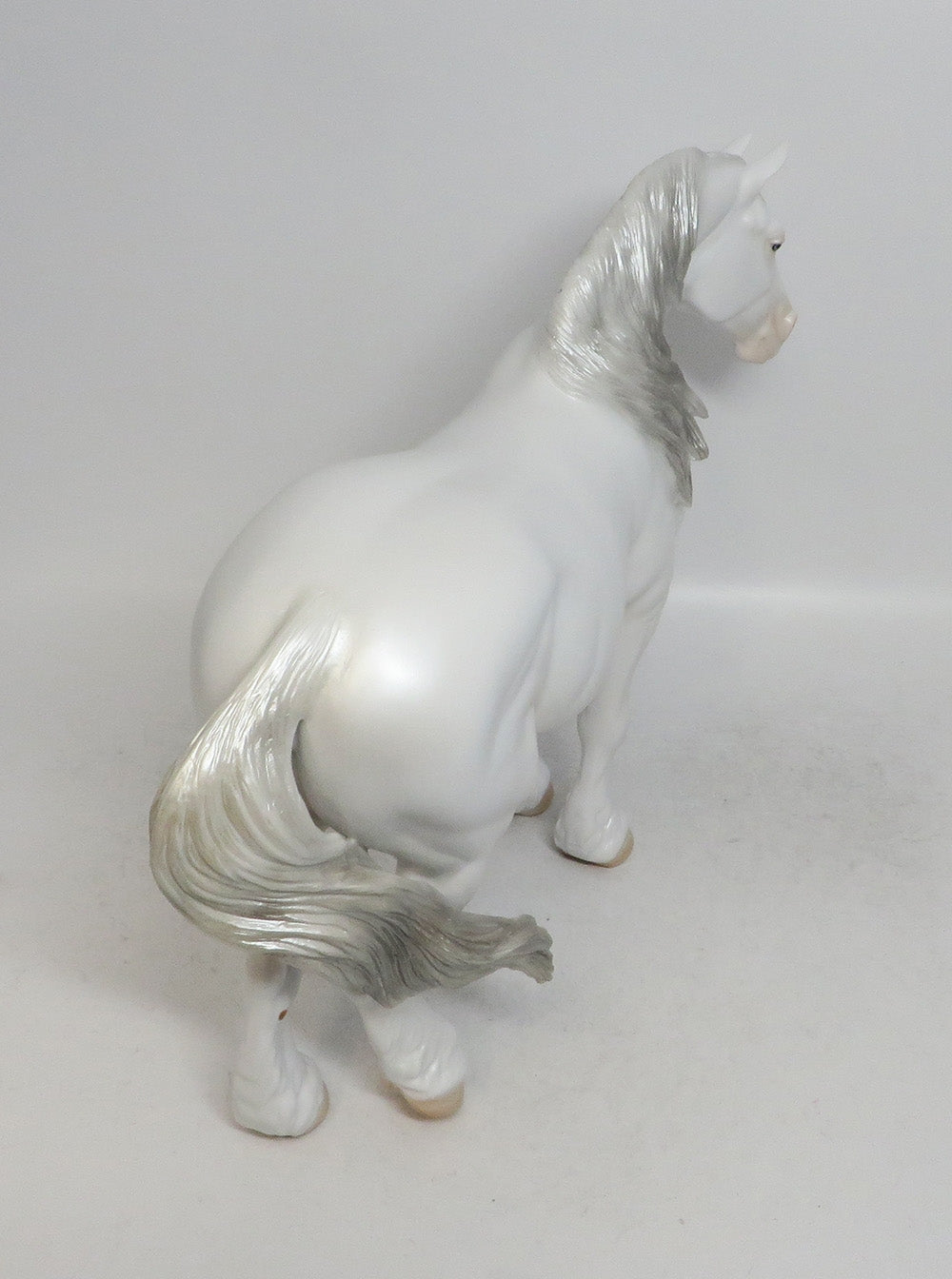 SNOW BUNNY-LE-50 PEARL WHITE HEAVY DRAFT MARE MODEL HORSE 12/18/18