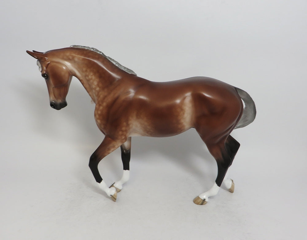 BOX SOCIAL-OOAK BAY GOING GREY THOROUGHBRED MODEL HORSE BY SHERYL LEISURE SCHF 2018