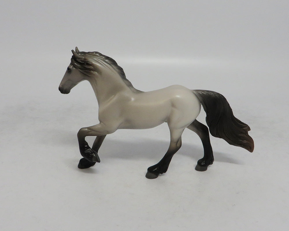 RAPIDE - OOAK GREY FRESIAN CHIP SHCF2018