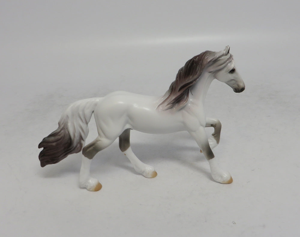 TONTO - OOAK GREY FRESIAN CHIP SHCF2018