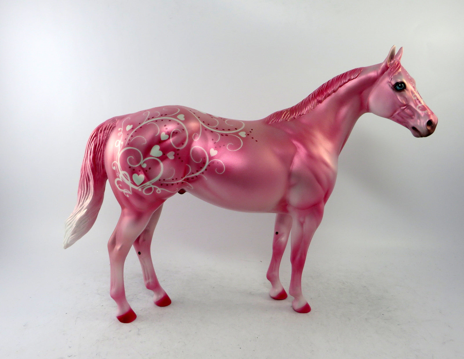 PRE-ORDER-VELENTIO-LE-? VALENTINE DECORATOR ISH 1/4/19