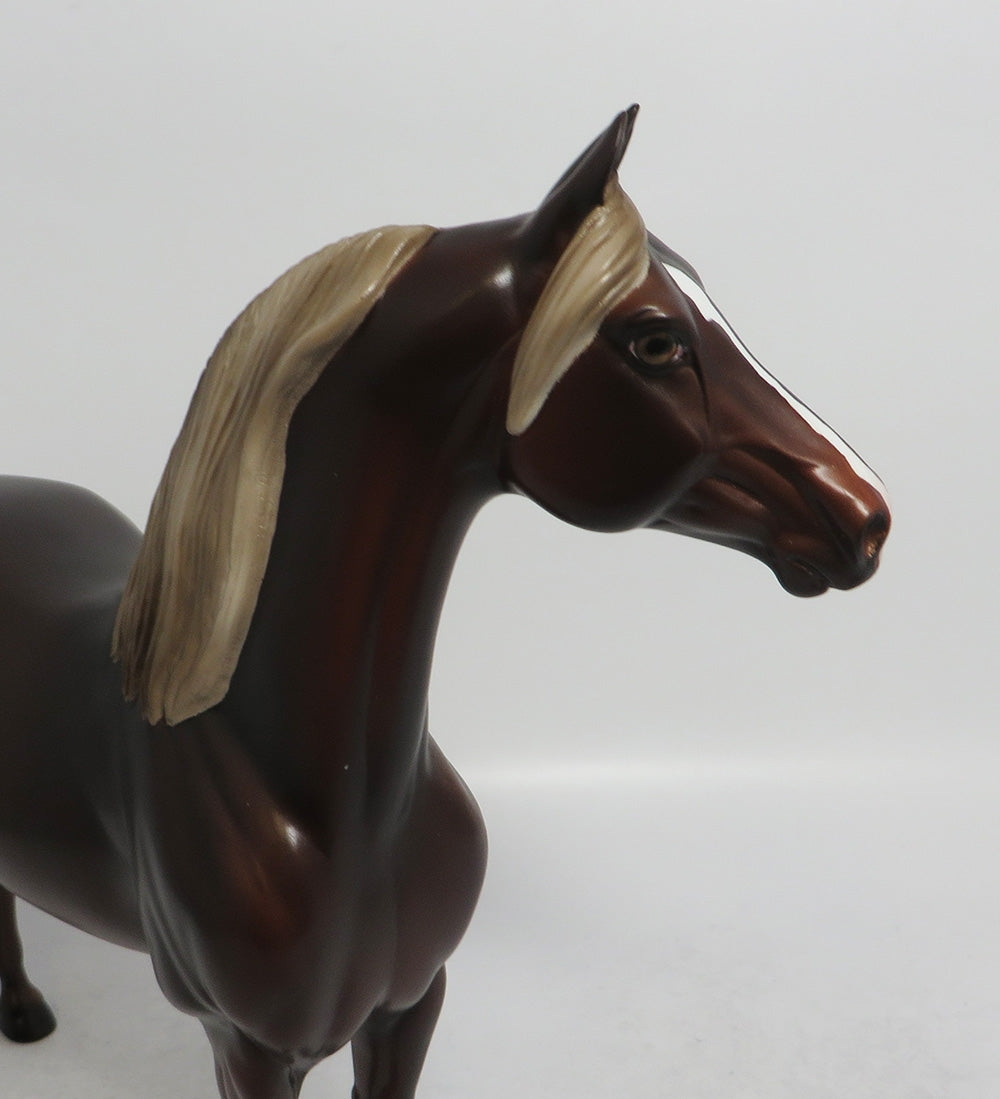 ALFIE - LE4 LIVER CHESTNUT MORGAN MODEL HORSE SHCF2018