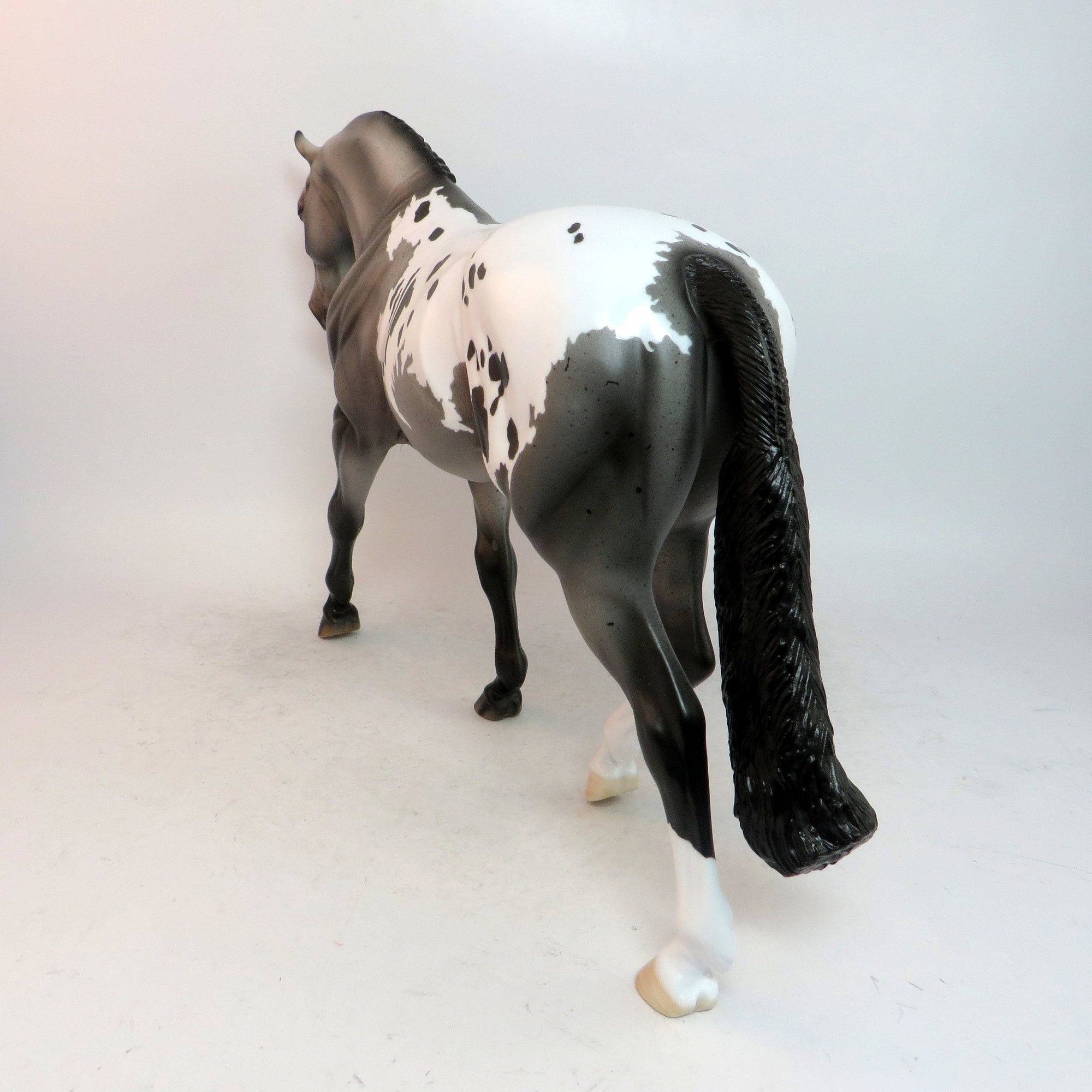 BOOTLEG-LE-7 GRAY APPALOOSA IRISH DRAFT MODEL HORSE SB 2019