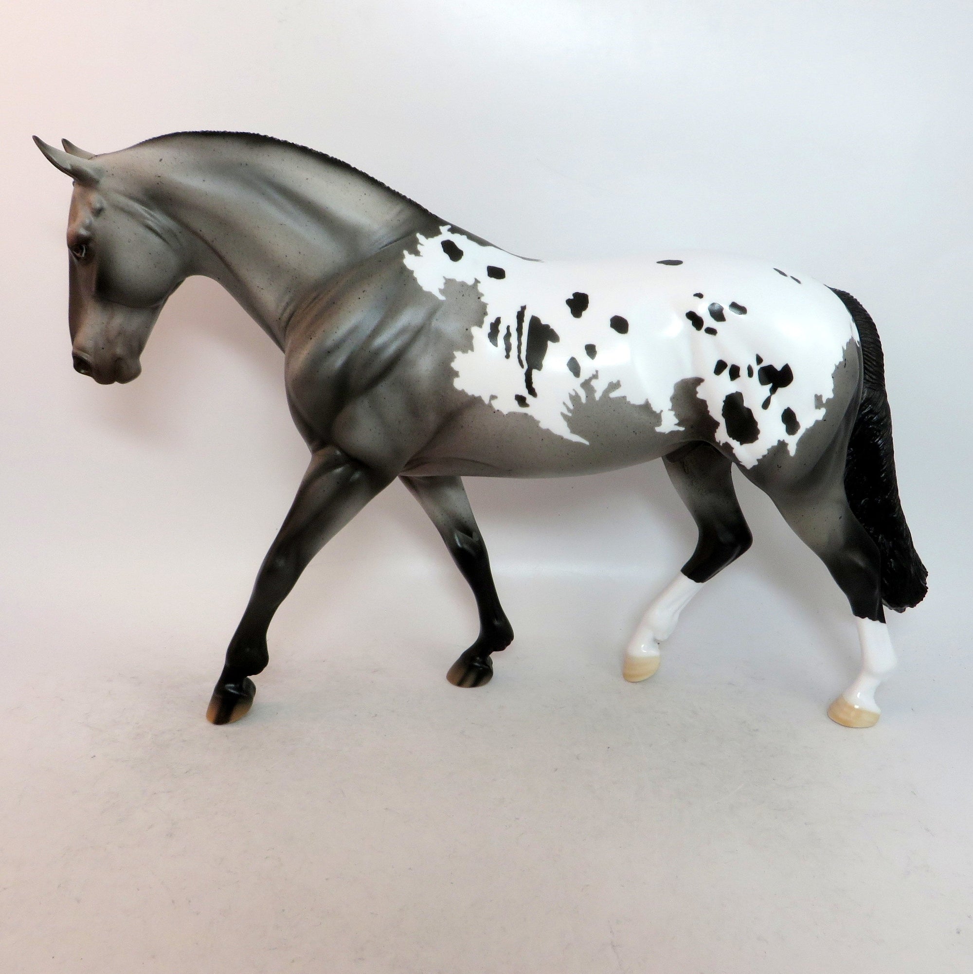 BOOTLEG-LE-7 GRAY APPALOOSA IRISH DRAFT MODEL HORSE SB 2019