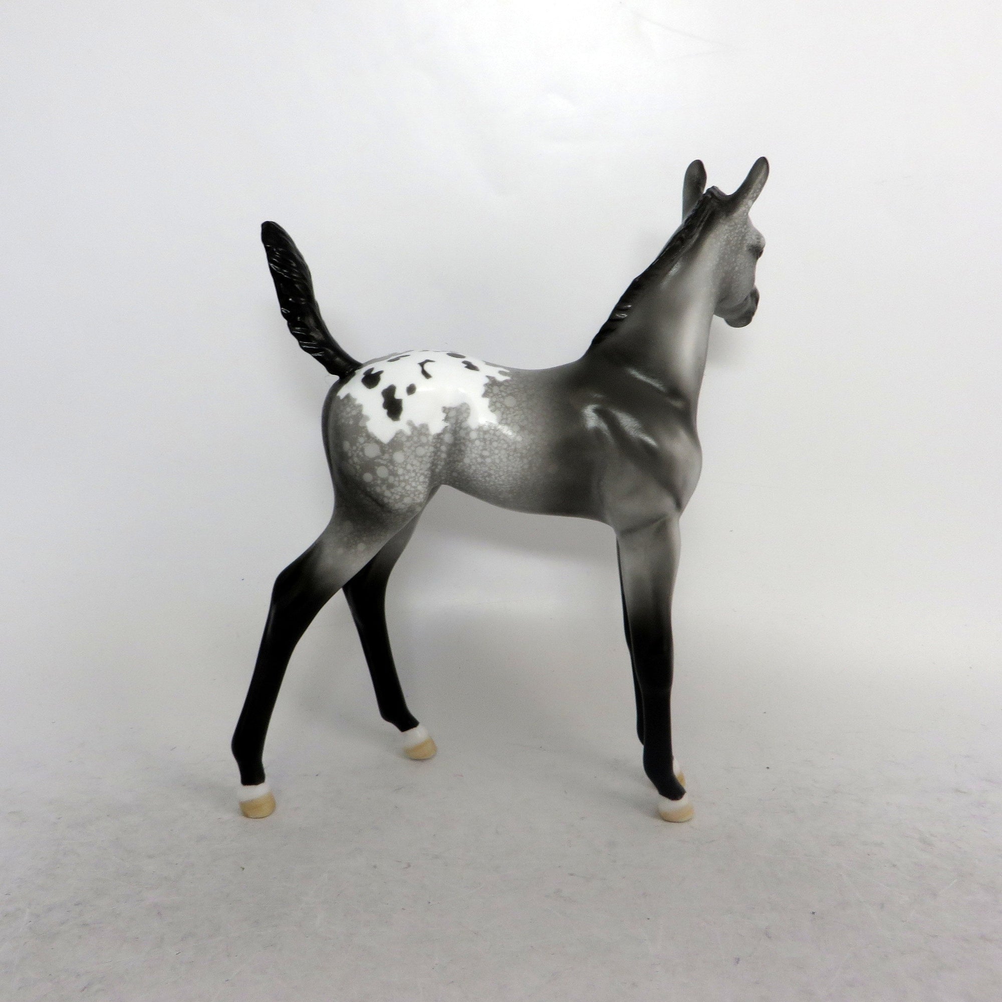 FIELD GOAL-LE-9 APPALOOSA FOAL MODEL HORSE SB 2019