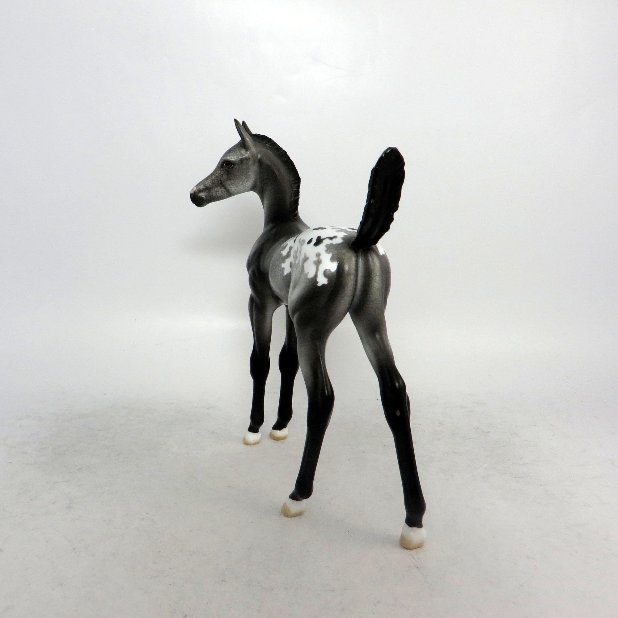 FIELD GOAL-LE-9 APPALOOSA FOAL MODEL HORSE SB 2019