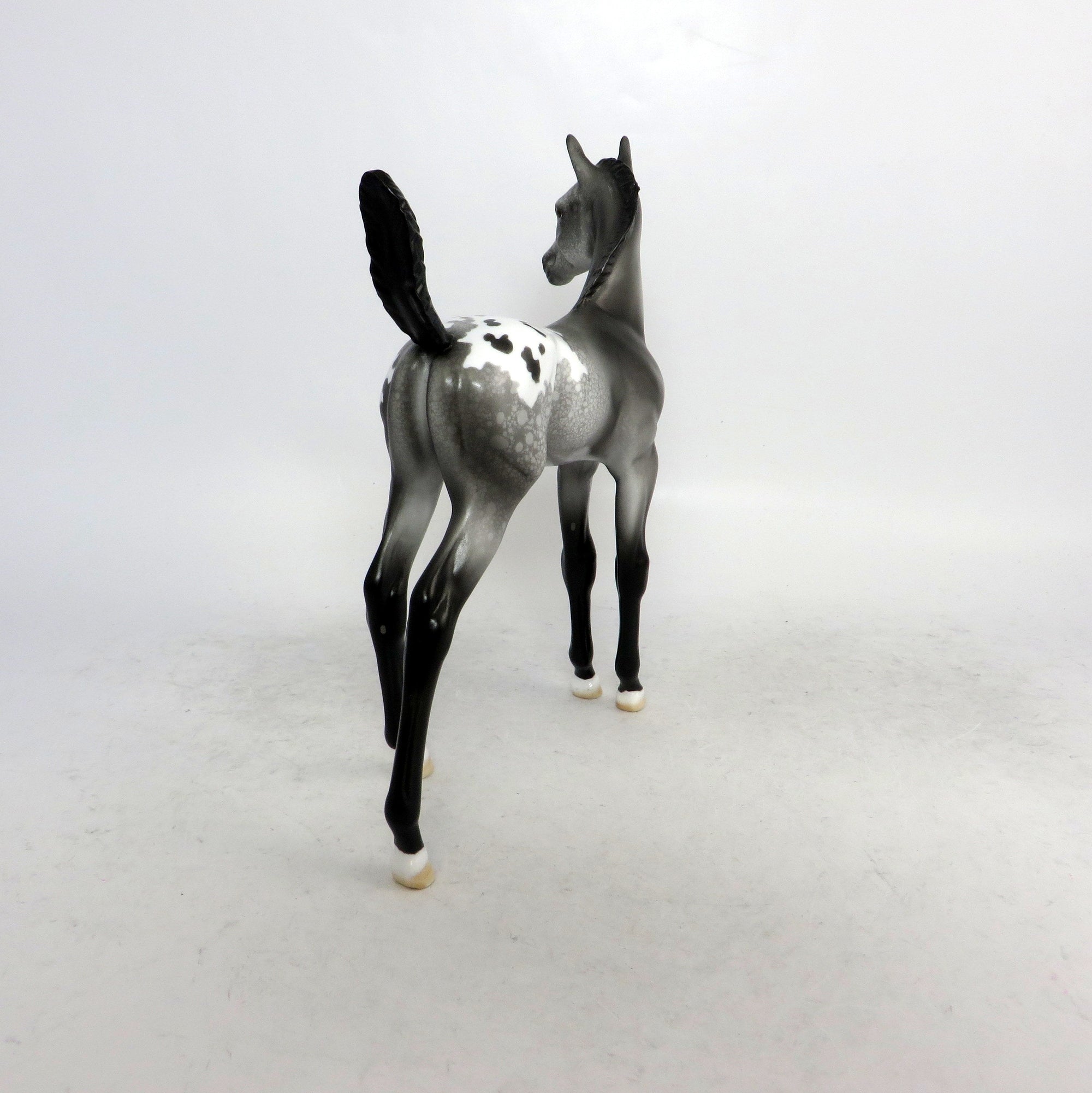 FIELD GOAL-LE-9 APPALOOSA FOAL MODEL HORSE SB 2019