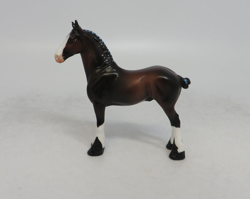 RONALD - LE10 BAY STANDING DRAFT CHIP EQ2018