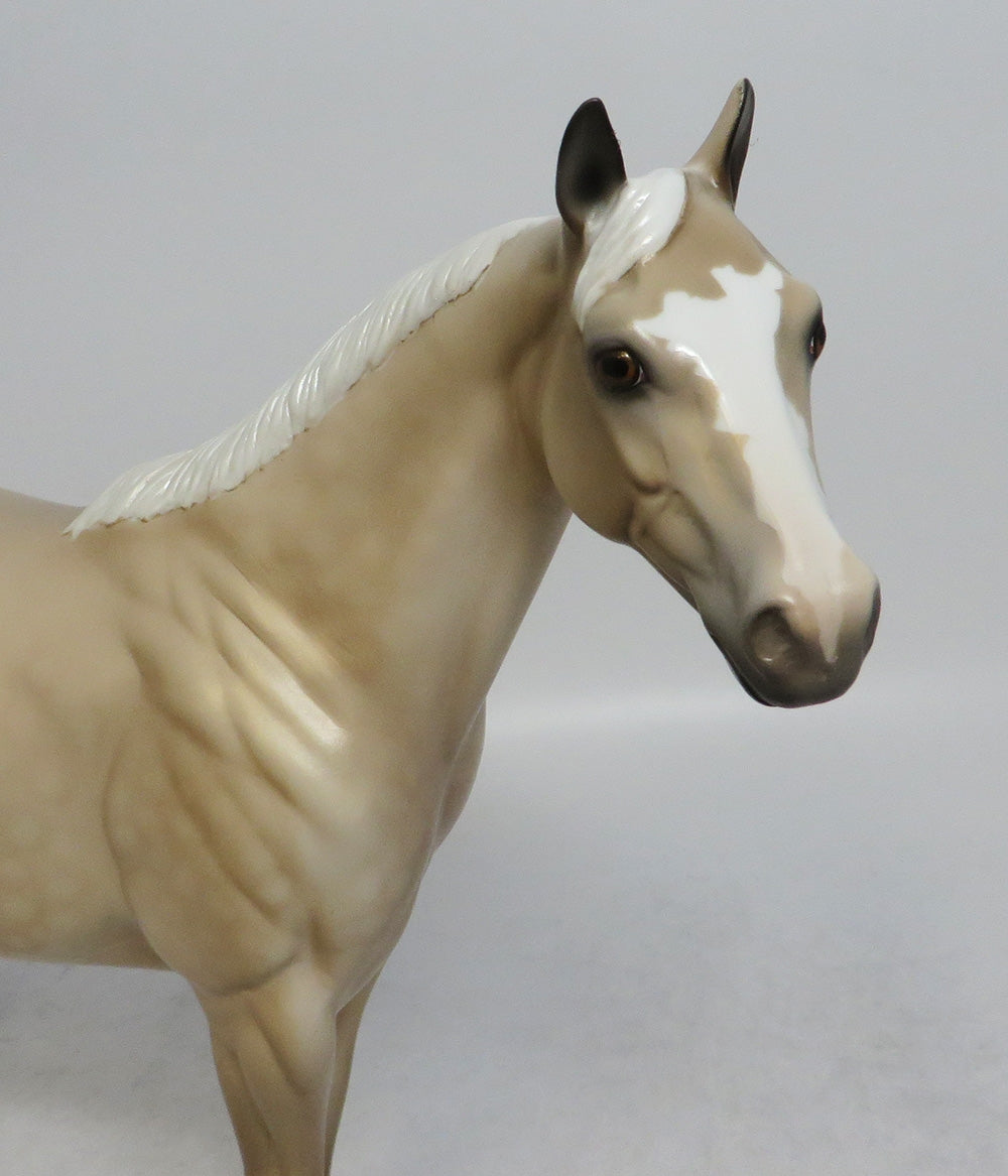 CHEX MIX - LE5 DAPPLE PALOMINO ISH MODEL HORSE EQ2018