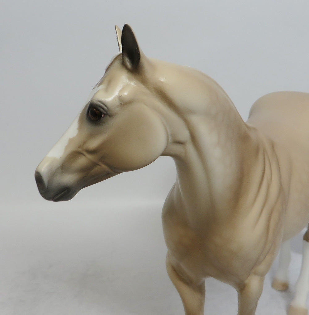 CHEX MIX - LE5 DAPPLE PALOMINO ISH MODEL HORSE EQ2018